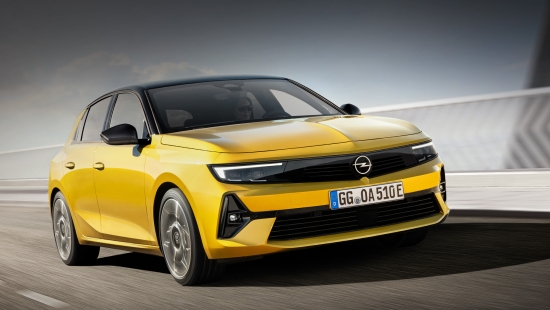 Новый Opel Astra отправился по автосалонам